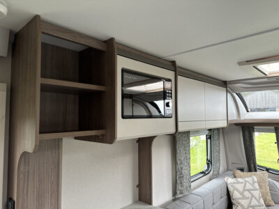 2025 Coachman Acadia 460 caravan